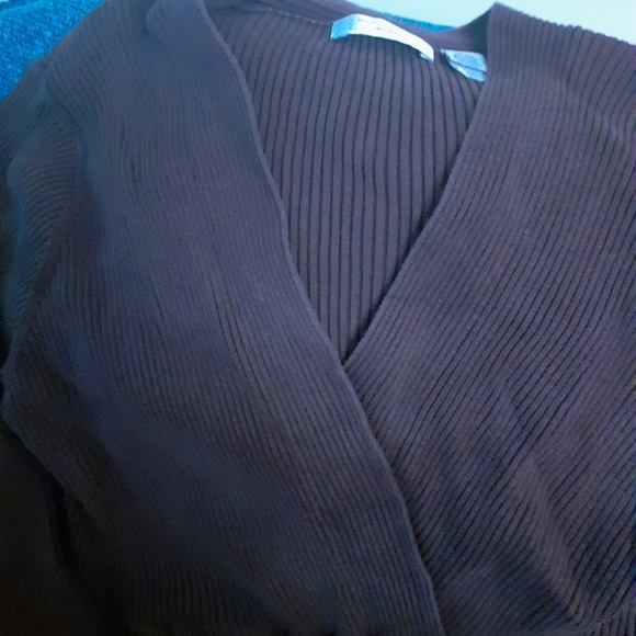 Beautiful brown sweater - Picture 3 of 4